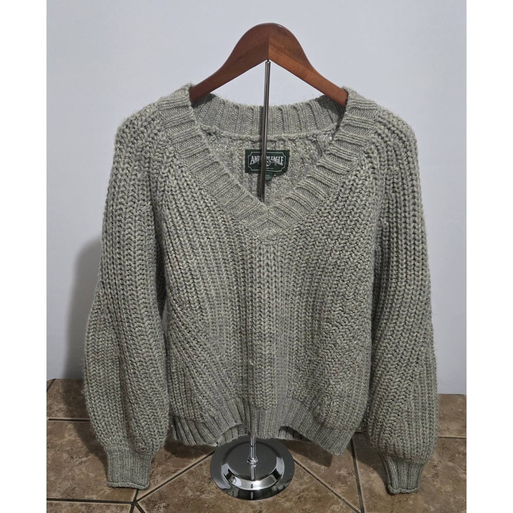 American Eagle Outfitters V-Neck Chunky Ribbed Knit Sweater Sage Green Small